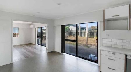 Make this your home! - Photo 2