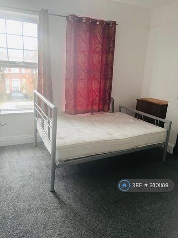 4 bedroom terraced house to rent - Photo 2