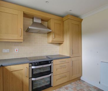 2 bedroom semi-detached house to rent - Photo 6