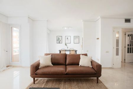 Calle Jesús, Valencia, Valencian Community 46007 - Photo 3