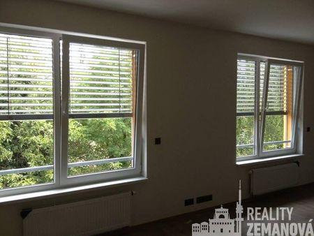 Pronájem bytu 1+kk 37 m2 - Fotografie 5