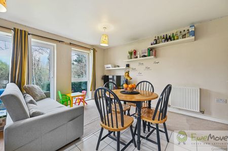2 Bedroom - Photo 2