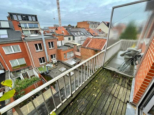 APPARTEMENT MET 1 SLPK IN RUSTIGE STRAAT IN HET CENTRUM - Photo 1