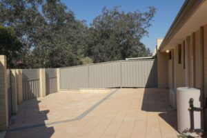 1x1x1 low maintenance unit! - Photo 1