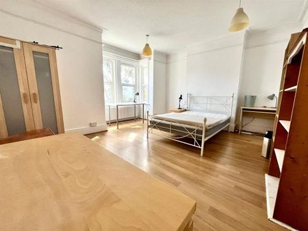 Studio to rent - Photo 3