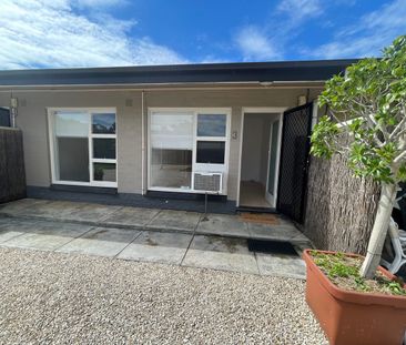 Fully Renovated Unit In The Sought After Eastern Suburb Of Kensingt... - Photo 1