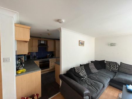 2 bedroom flat to rent - Photo 3