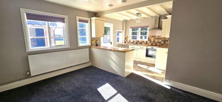 2 bedroom semi-detached house to rent - Photo 5