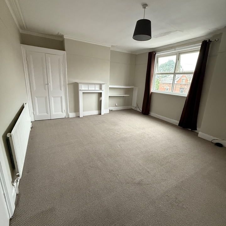 2 Bed Flat, Methley Drive, LS7 - Photo 1
