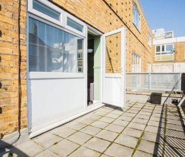 Room in a Shared Flat, Kerbey Street, E14 - Photo 1
