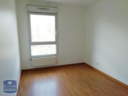 Location Appartement 4 pièces 88m² BOURG EN BRESSE 01000 - Photo 3