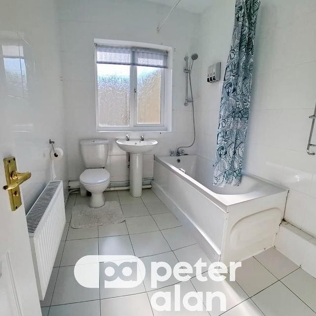 3 bedroom property to rent - Photo 1