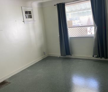 For Lease - 1424 Rosenthal Avenue Carlington Avenue, Carlington - C... - Photo 3