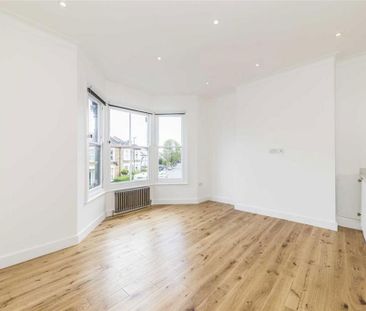 3 bedroom flat to rent - Photo 4
