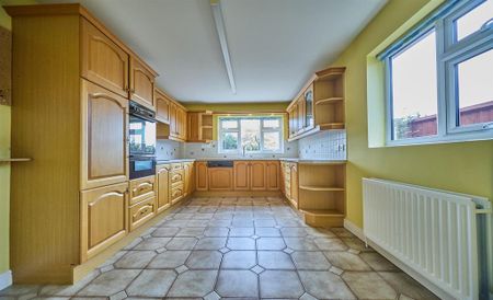 3 bedroom detached house to rent - Photo 3