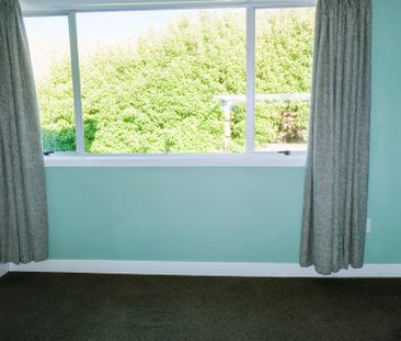 SPACIOUS FAMILY HOME - Photo 5