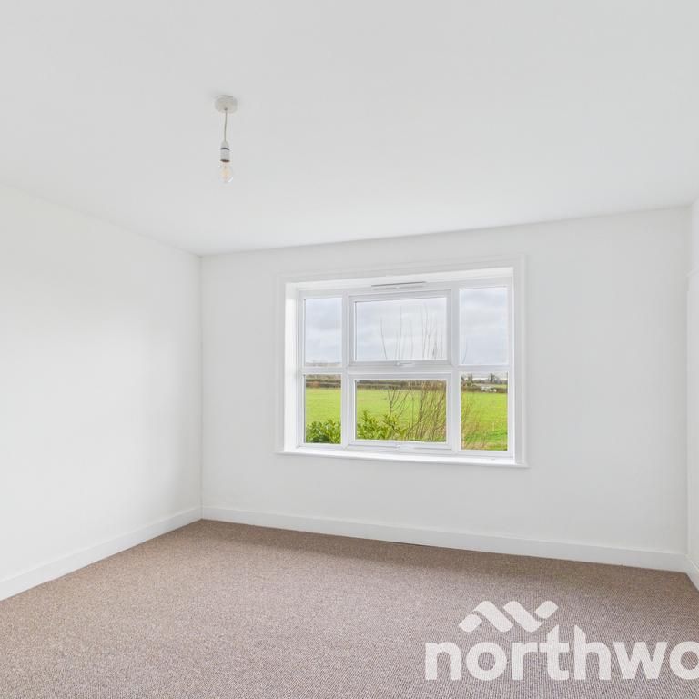 3 bedroom flat to rent - Photo 1
