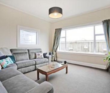 Easy Care Home - Photo 2