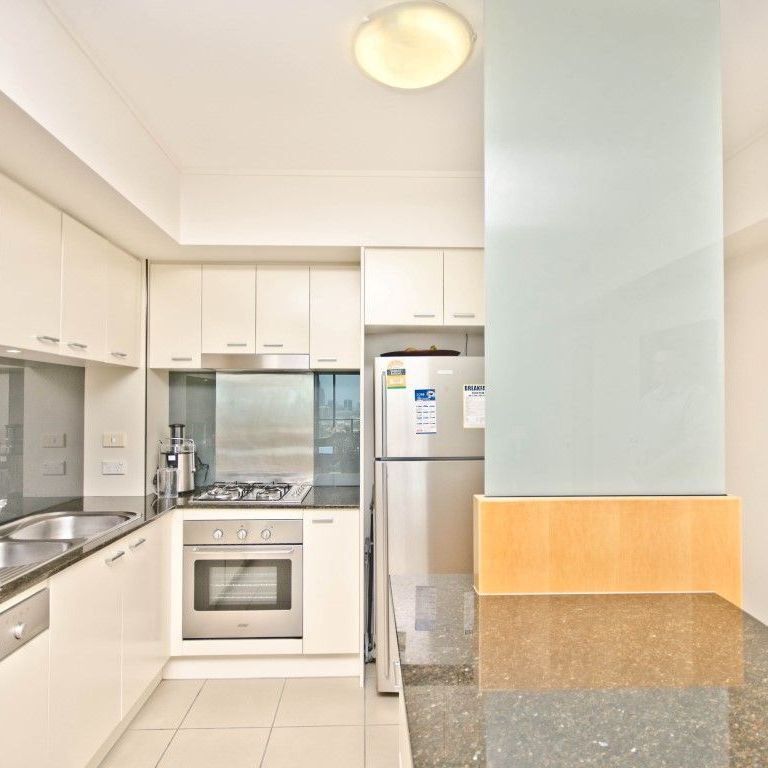 304/2685 Gold Coast Highway, Broadbeach QLD 4218 - Apartment For Rent | Domain - Photo 1