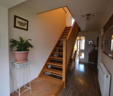 4 bedroom detached house to rent - Photo 2