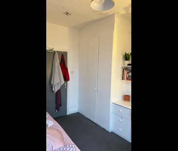 7 Bed Detached House, Estcourt Terrace, LS6 - Photo 3