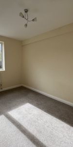 1 bed Apartment - To Let - Photo 3