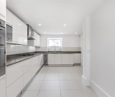 4 bedroom detached house to rent - Photo 5