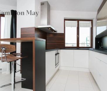 Eleganckie dwupokojowe mieszkanie przy ulicy Henryka Wieniawskiego - Zdjęcie 2