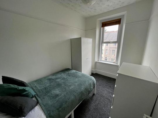 Alexandra Road, Mutley - Photo 1