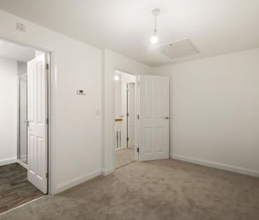 2 bedroom end of terrace house to rent - Photo 4