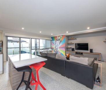 STUNNING MODERN TOWNHOUSE! - Photo 2