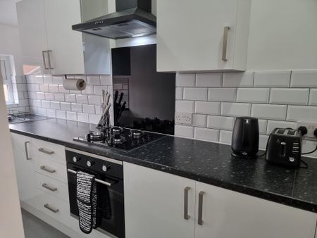 2 bedroom apartment to rent - Photo 5