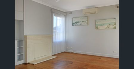 LIGHT FILLED HOME IN QUIET STREET - Photo 4