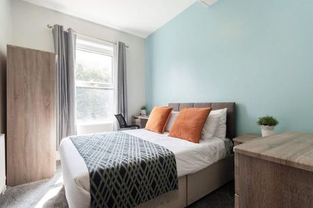 2 bedroom flat to rent - Photo 3