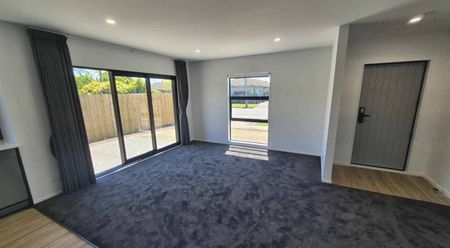 Stylish townhouse, great location coming soon - Photo 2