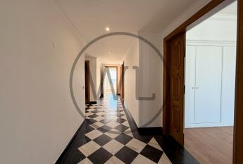 Apartamento T5+1 em Lisboa