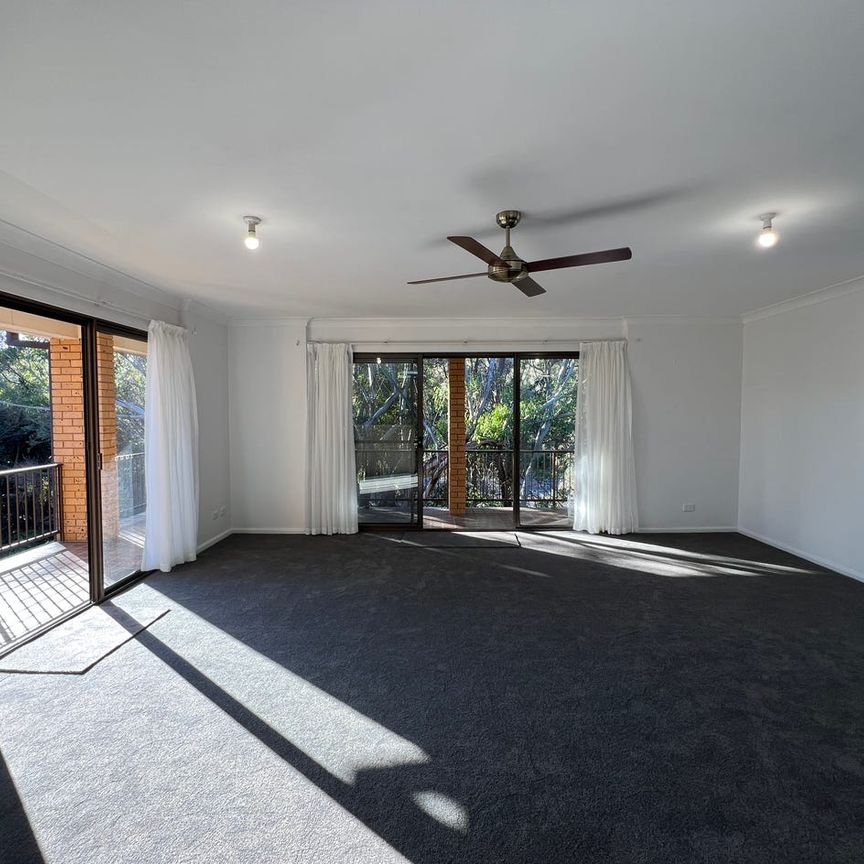 Three Bedroom Apartment in The Entrance North - Photo 1