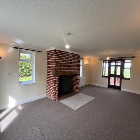 4 bedroom detached house to rent - Photo 1