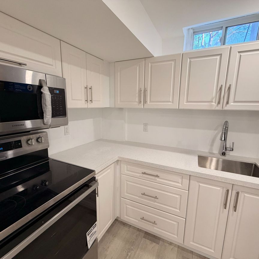 For Lease - 2129 Glenfield Road Unit# Bsmt, Oakville, Ontario - Photo 1