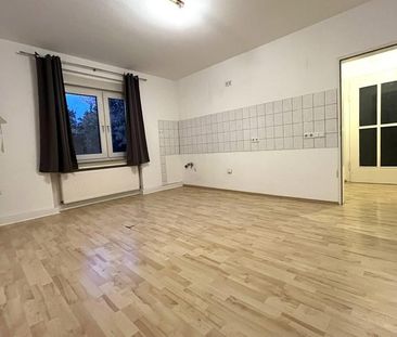 Helle 2 Zimmer Wohnung mit großer Küche, renoviert 59m² - Foto 1