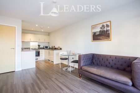 apartment to rent Nankeville Court, Guildford Road, Woking, GU22 - Photo 4