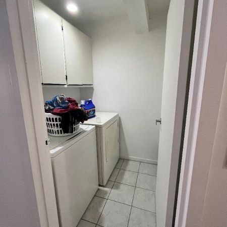 Grand 3 1/2 lumineux à sous-louer – Rez-de-chaussée - Photo 3