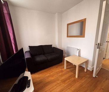 3 bedroom end of terrace house to rent - Photo 1