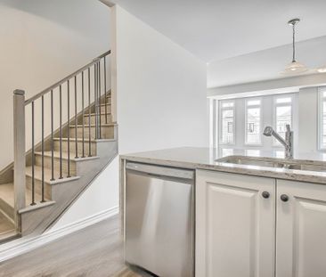 For Lease - 34 Paisley Drive, Bradford West Gwillimbury, Ontario - Photo 4