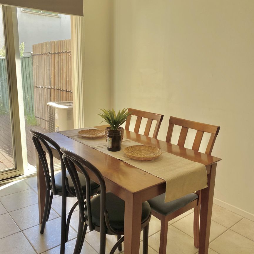 Kensington - Photo 1