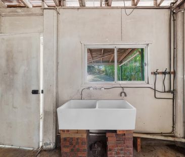 Charming Character Home in Prime Auchenflower Location - Photo 5