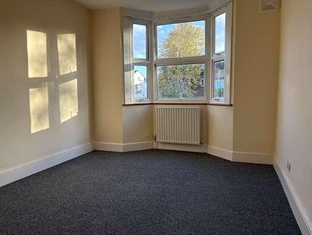 Blenheim Gardens, London, NW2 - Photo 4