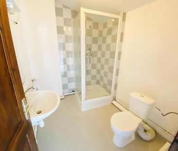 Location Appartement 3 pièces 93m² MACON 71000 - Photo 4