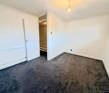 FRASER CLOSE, LAINDON WEST - Photo 5