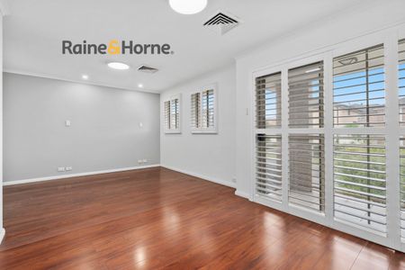 BEAUTIFUL FAMILY HOME!! - Photo 4